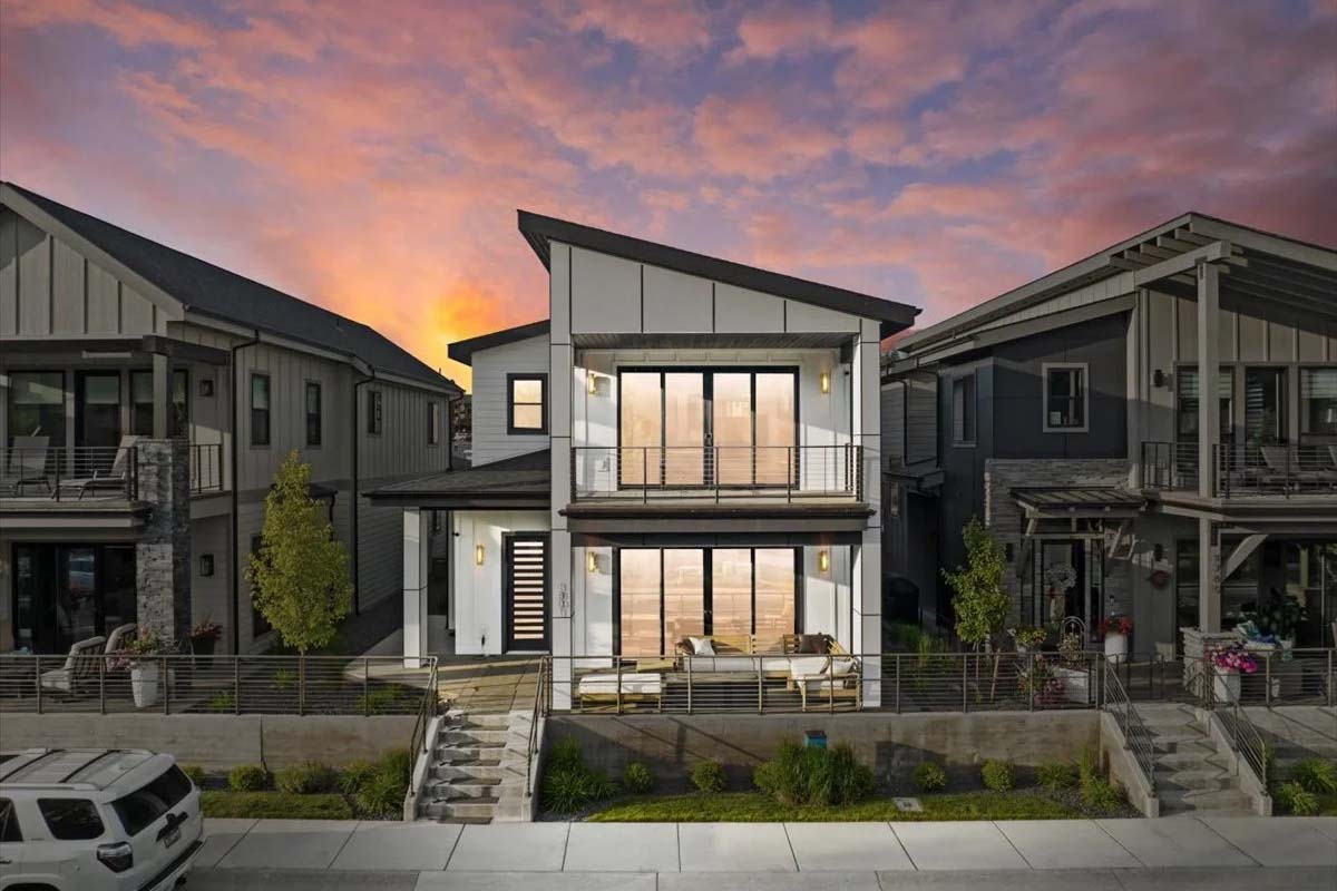 exterior front view of 1801 Bellerive luxury home